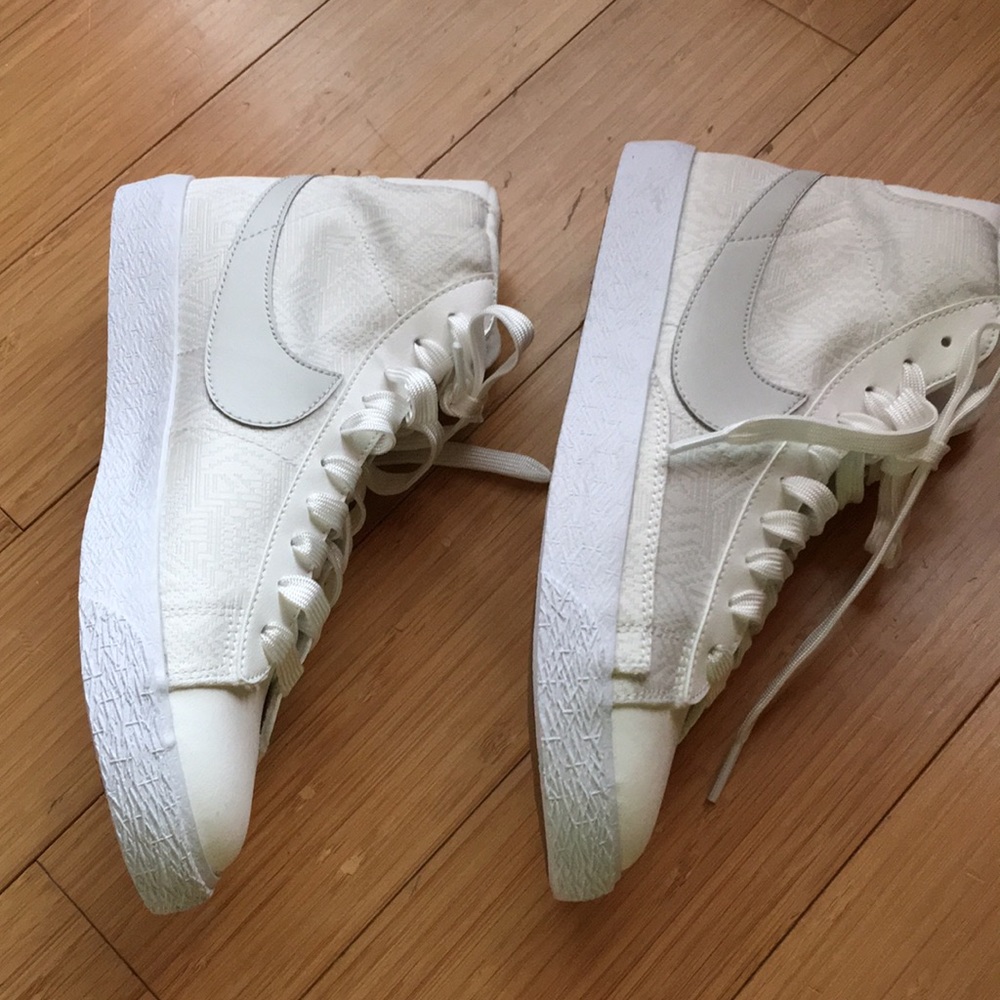 Nike Blazer Mid SE Shoes - Picture 8 of 8